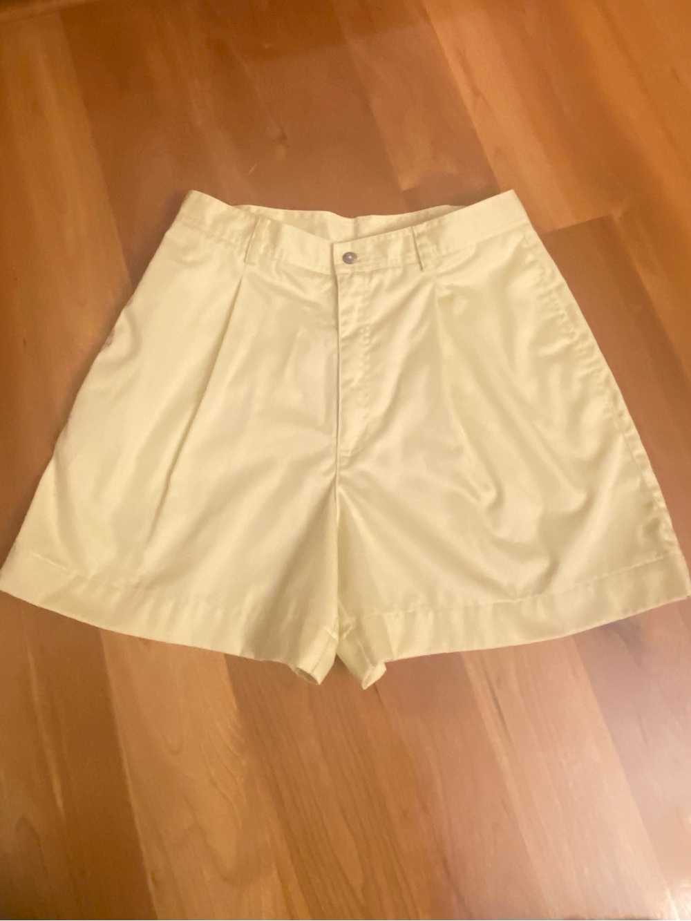 Liz Claiborne LIZSPORT Pale Yellow High-Waist Pleated Shorts